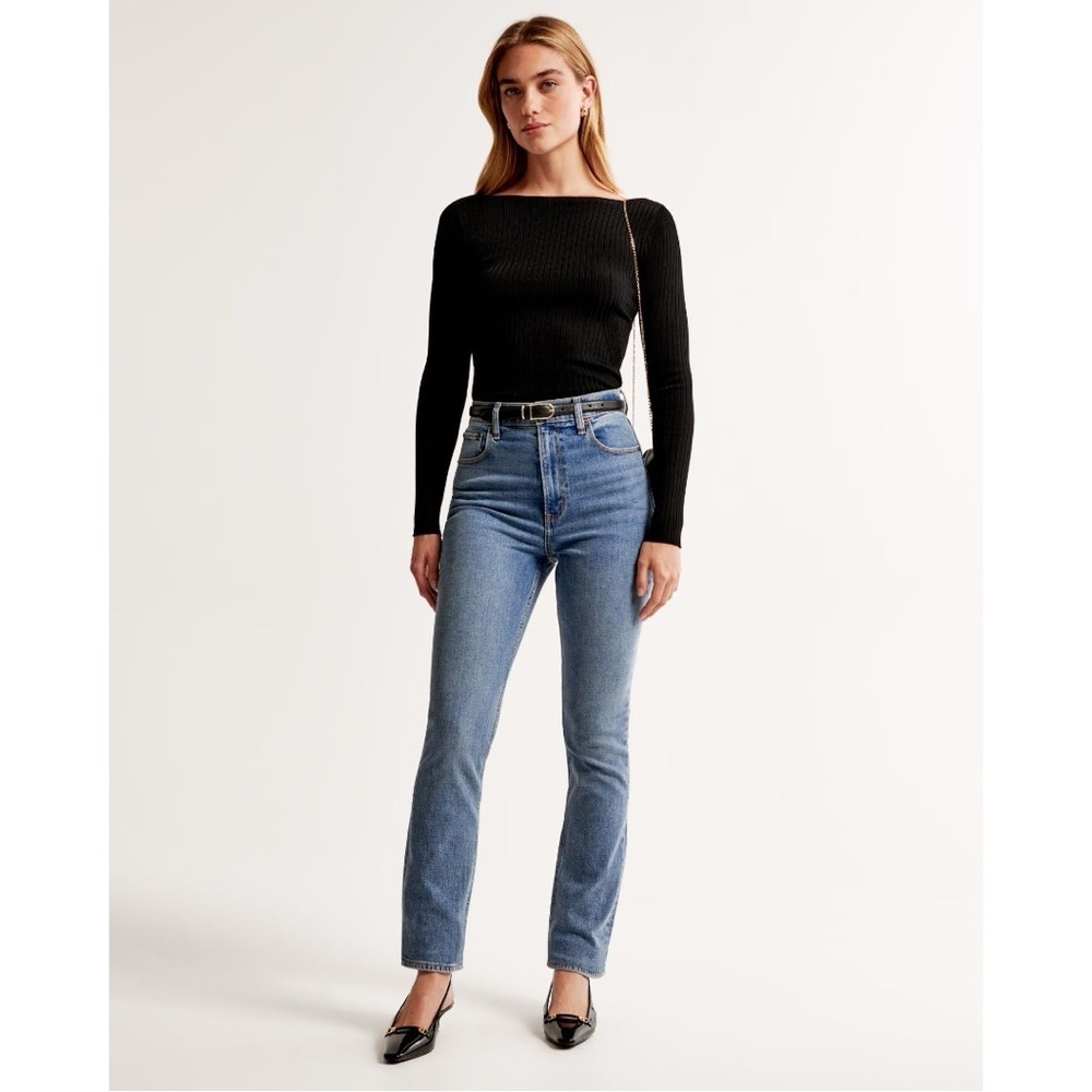 ABERCROMBIE & FITCH The 90s Slim Straight Ultra High Rise Jean